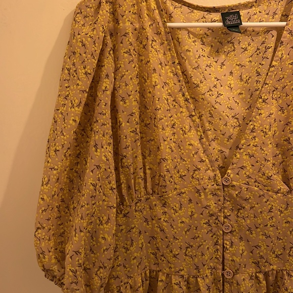 Muted Yellow Floral Flowy Dress - Picture 4 of 5